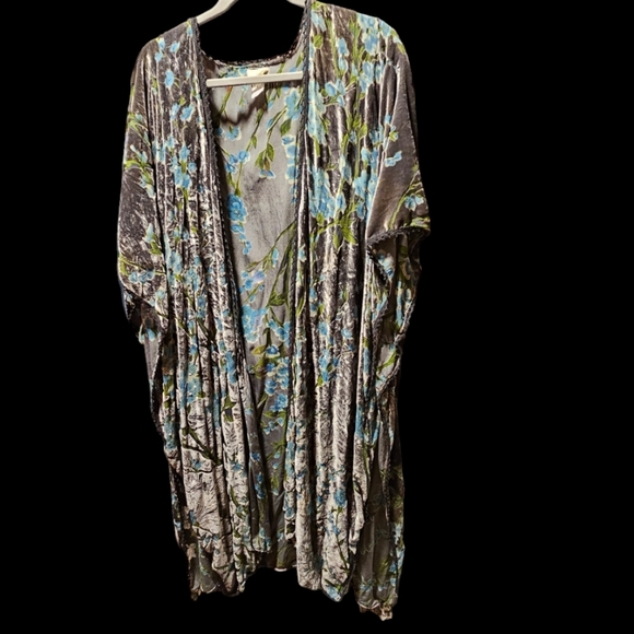 Natural Life Kimono - Picture 2 of 4